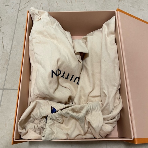 Louis Vuitton Time Out Sneaker - Picture 7 of 8